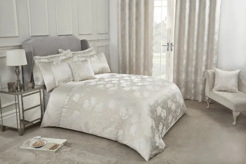 Blossom - Embellished Jacquard Duvet Set in Cream