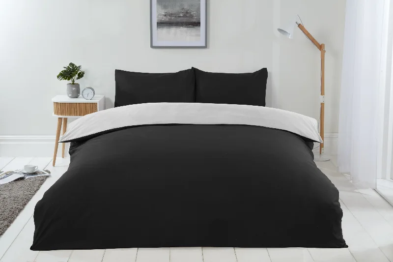 Lyla Reversible Duvet Set in Black/White