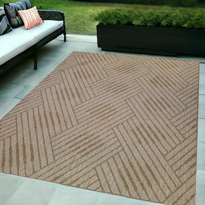 6' X 9' Geometric Stain Resistant Outdoor / Indoor Area Rug - Beige