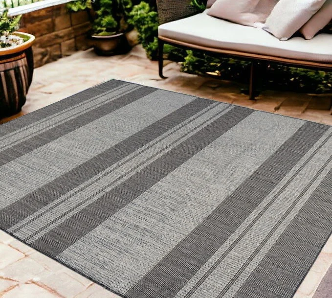 8' X 10' Striped Stain Resistant Indoor Outdoor Area Rug - Blue / Gray